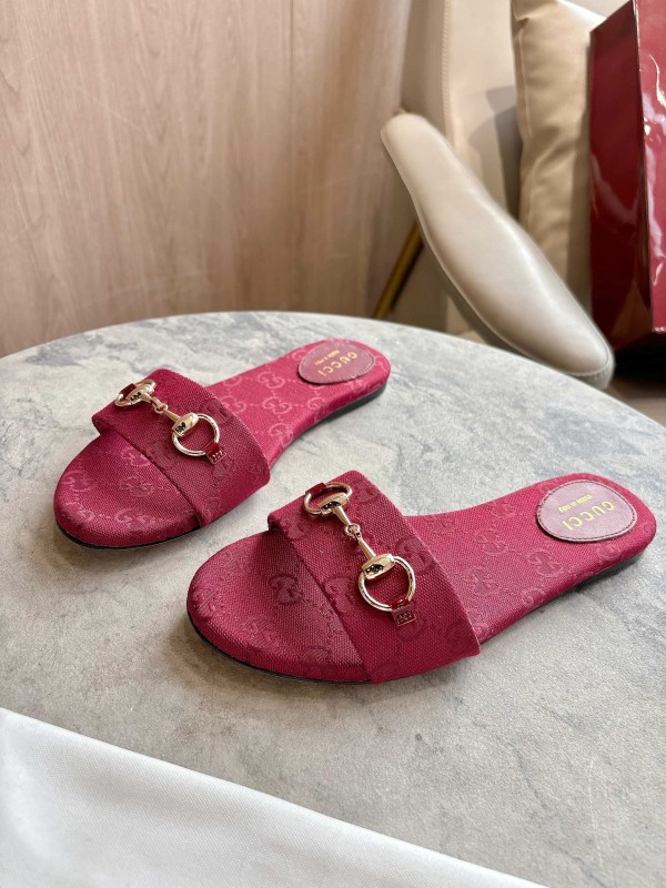 Gucci 2025/SS Leather Mule Sandals with Light Gold Horsebit Detail - LY00280