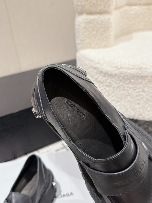 Balenciaga 2025 SS Loafers with Retro Design and Lightweight TPU Sole - KFY00320