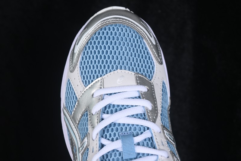Asics Retro Running Shoes with GEL Cushioning and Mesh Upper - 1203A609-401